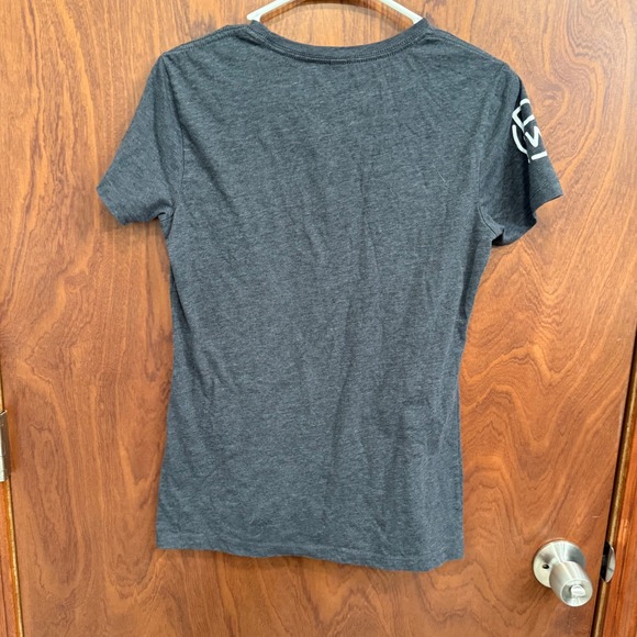 Pendleton Whisky Women's Gray Graphic T-Shirt Short Sleeve Casual Top‎ - Picture 2 of 5